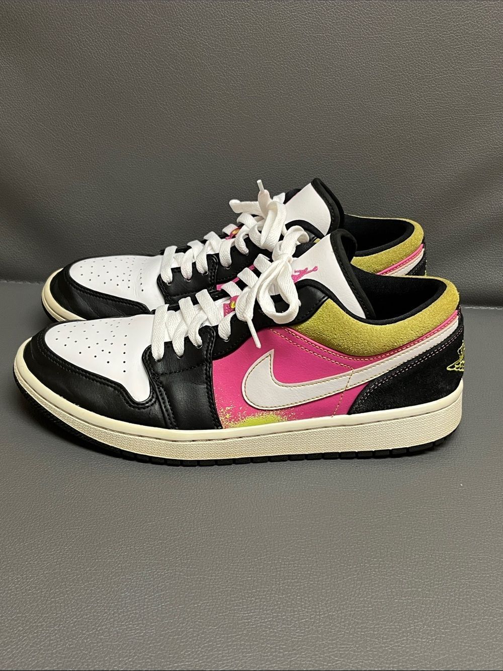 Jordan 1 Low “Spray Paint” Men’s 8.5/Womens 10